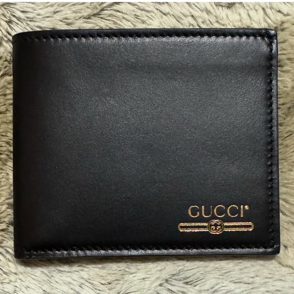 ✨Gucci Elegant Black Leather Wallet Like New ✨